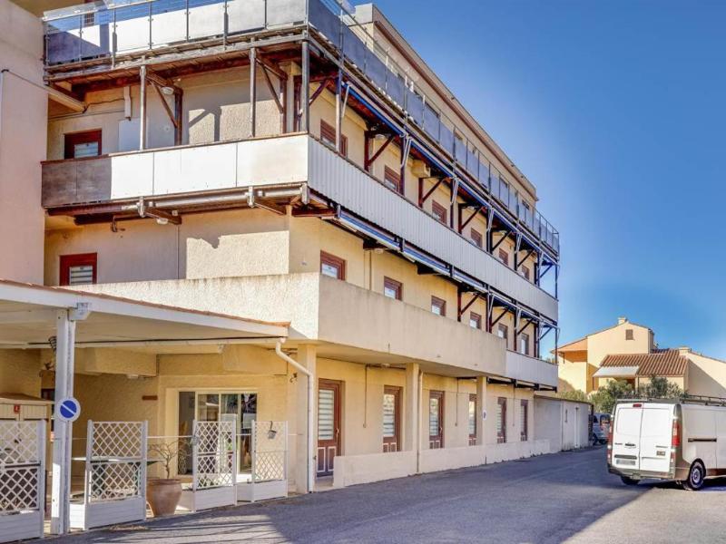 Rev'Hotel image