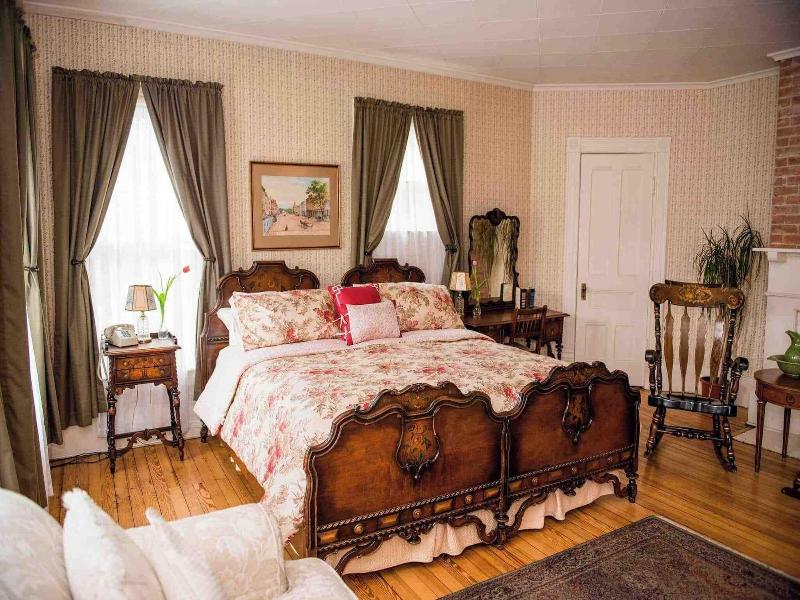 Springside Inn image