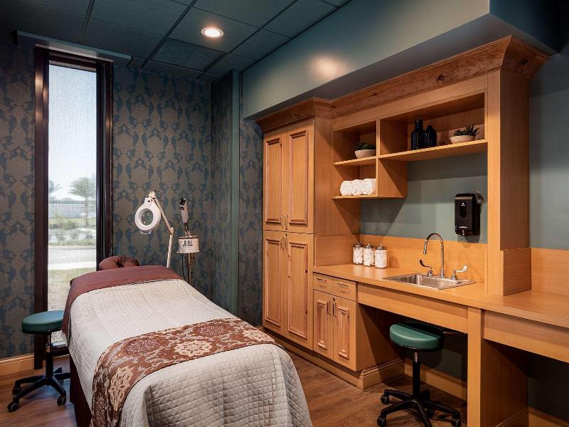 Brownwood Hotel & Spa image