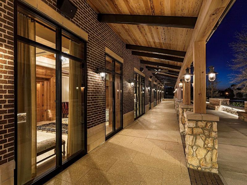 Brownwood Hotel & Spa image