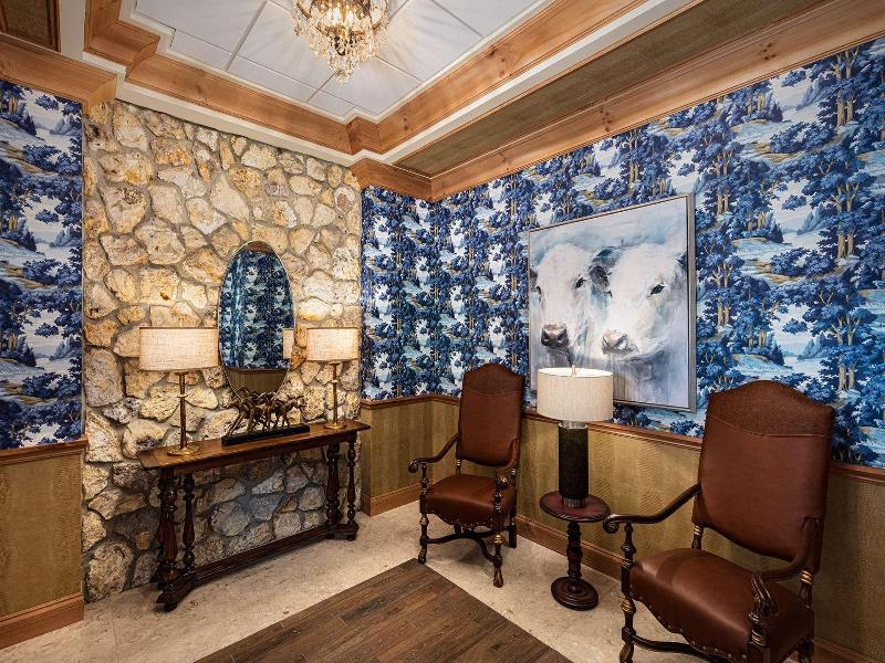 Brownwood Hotel & Spa image