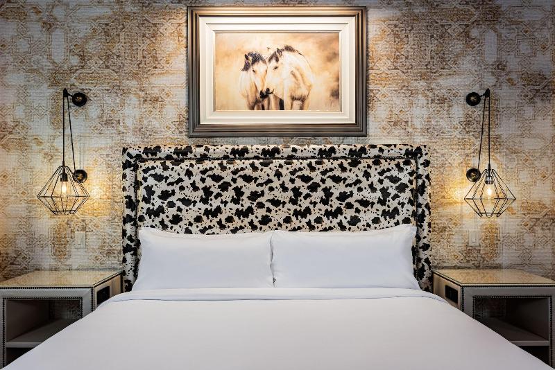 Brownwood Hotel & Spa image