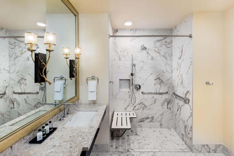 Brownwood Hotel & Spa image