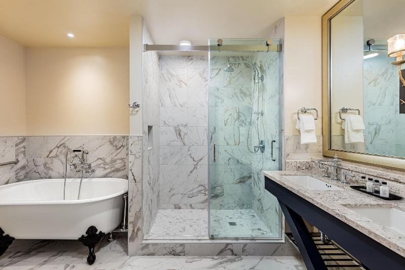 Brownwood Hotel & Spa image