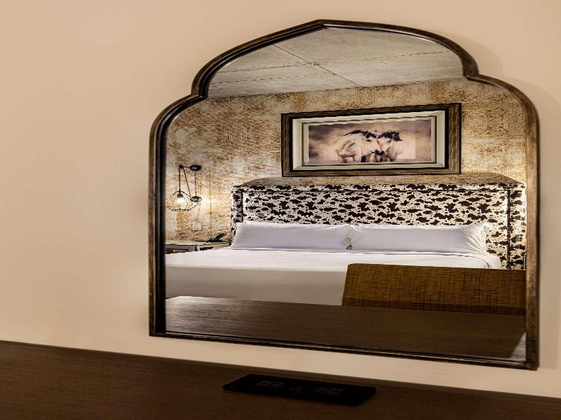 Brownwood Hotel & Spa image