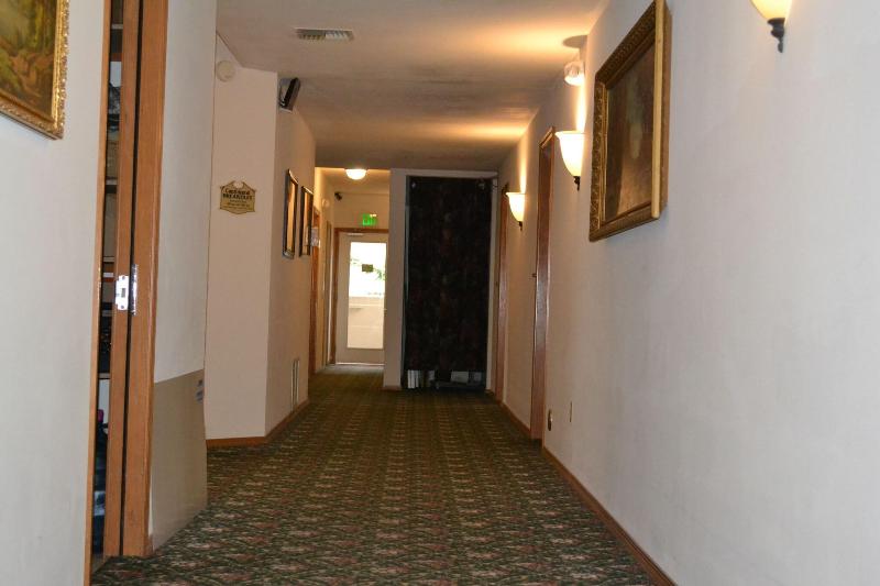 Anaco Bay Inn image
