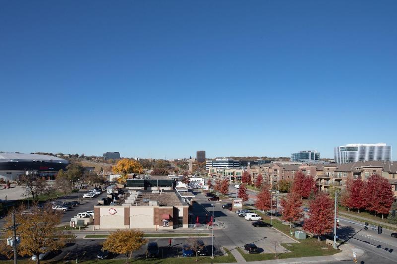 Aloft Omaha Aksarben Village image