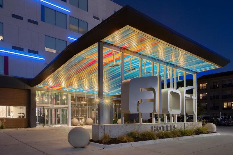 Aloft Omaha Aksarben Village image