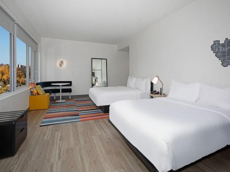 Aloft Omaha Aksarben Village image