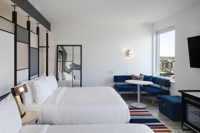 Aloft Omaha Aksarben Village image