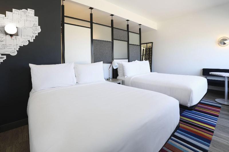 Aloft Omaha Aksarben Village image