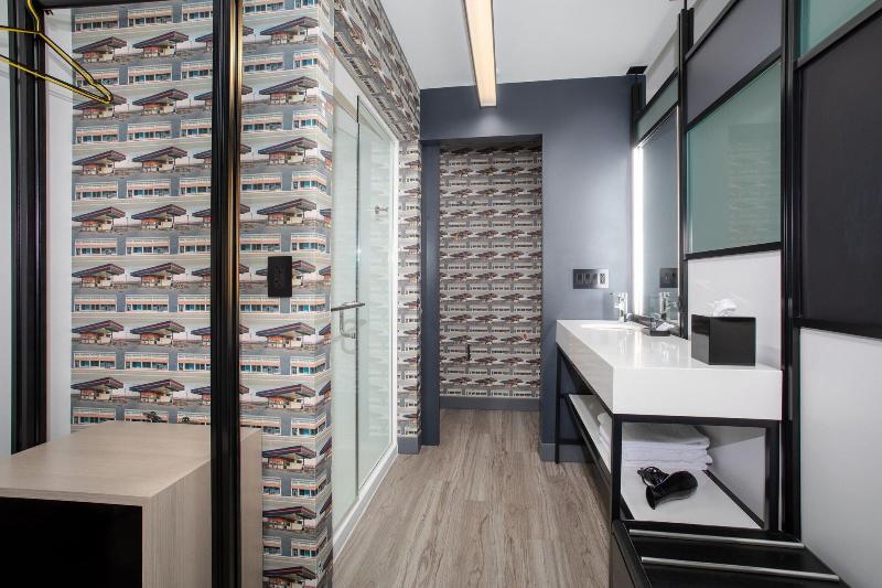 Aloft Omaha Aksarben Village image