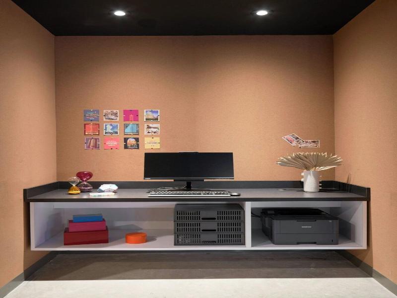 Aloft Orlando International Drive image