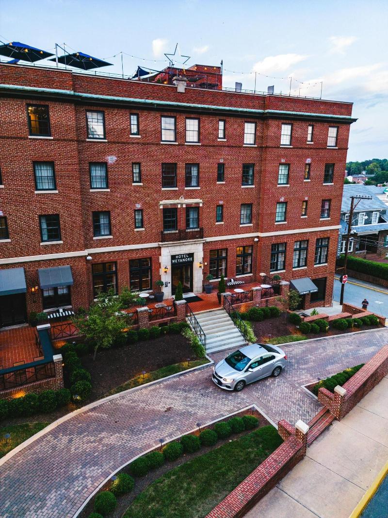Hotel Weyanoke image