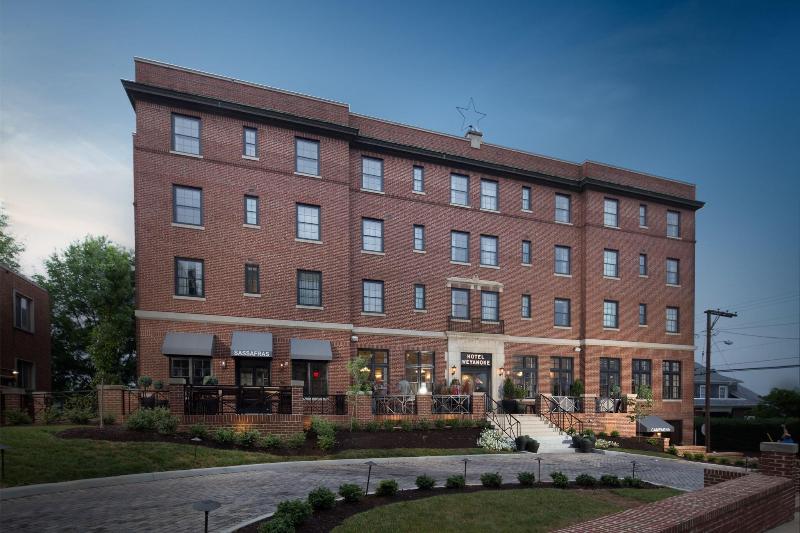 Hotel Weyanoke image