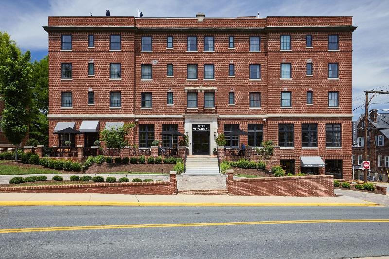 Hotel Weyanoke image