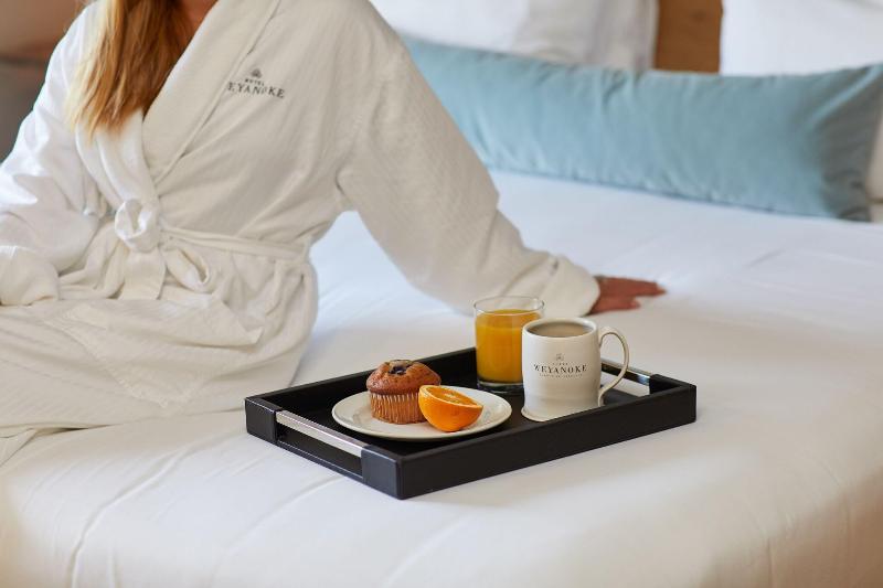Hotel Weyanoke image