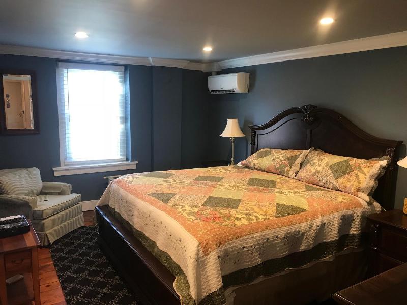 Stottsville Inn image