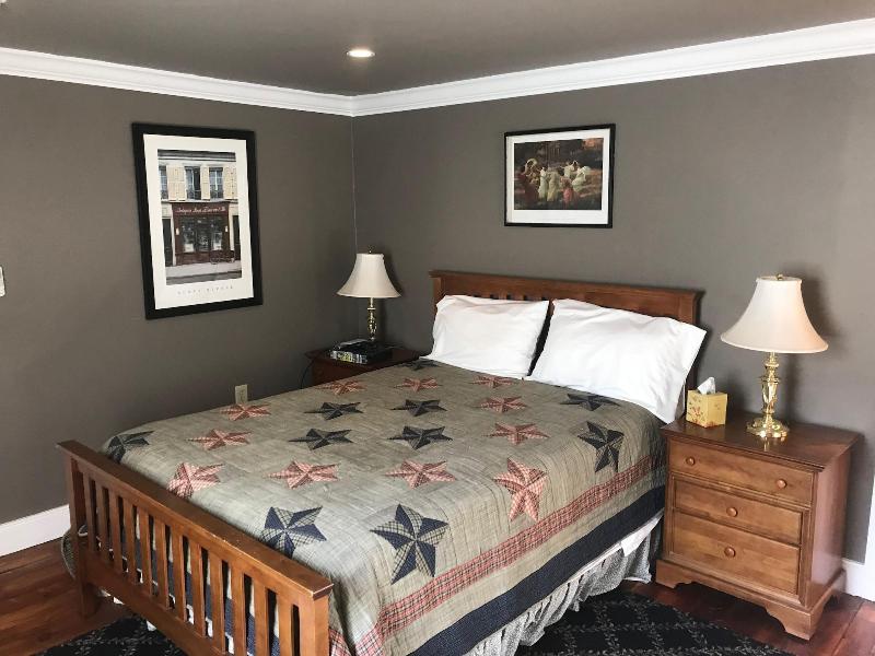 Stottsville Inn image