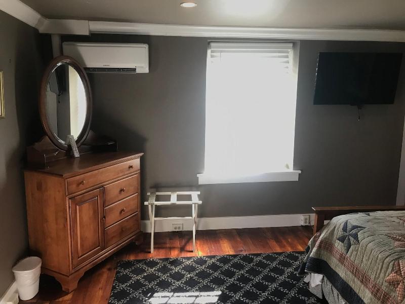 Stottsville Inn image