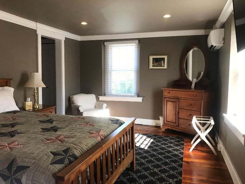 Stottsville Inn image