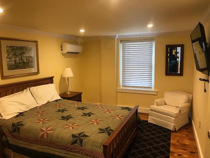 Stottsville Inn image