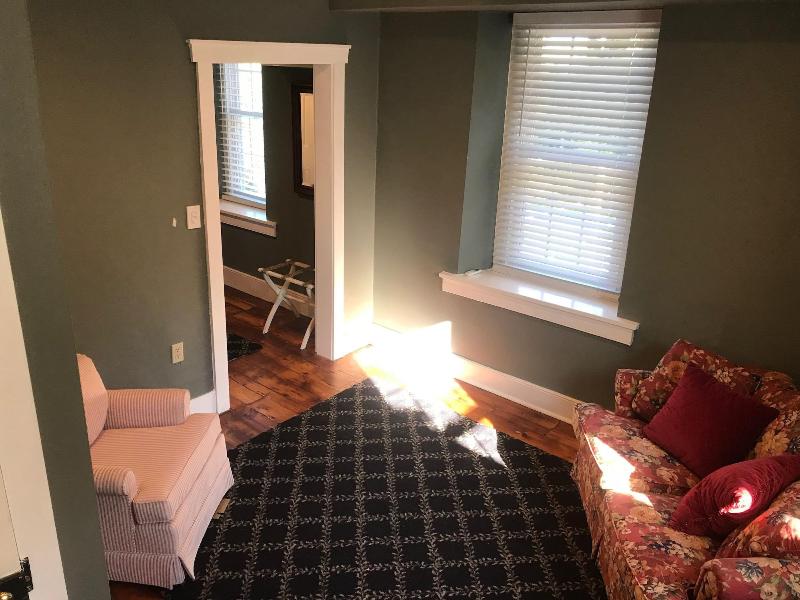 Stottsville Inn image