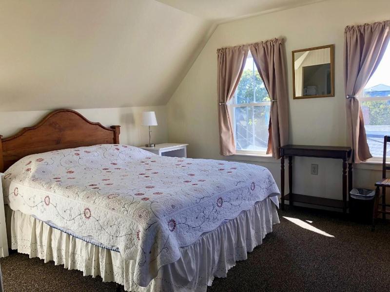 The Attleboro House image