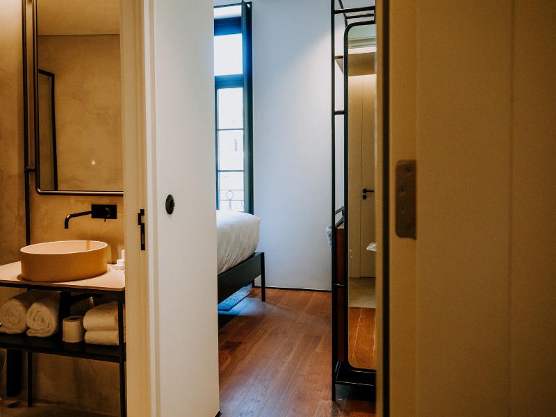 Exmo Hotel image