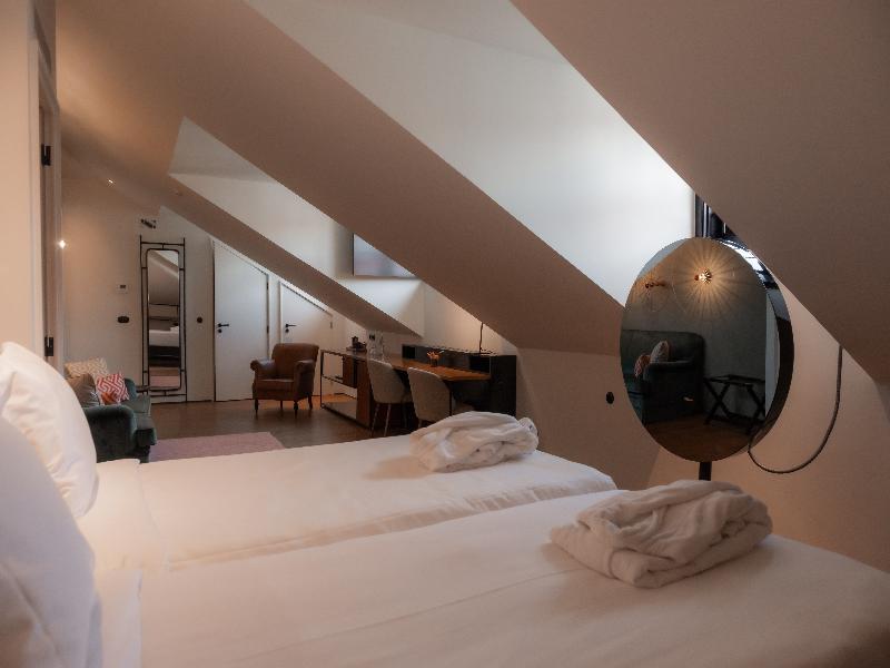 Exmo Hotel image