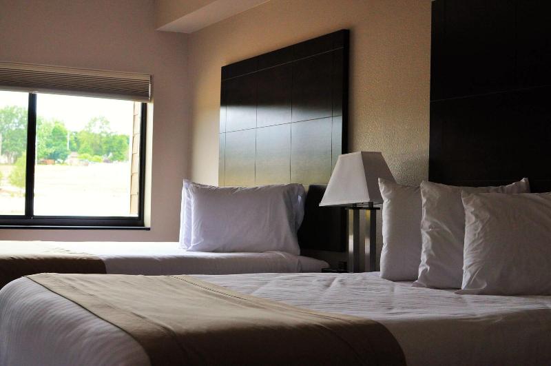 Qube Hotel image
