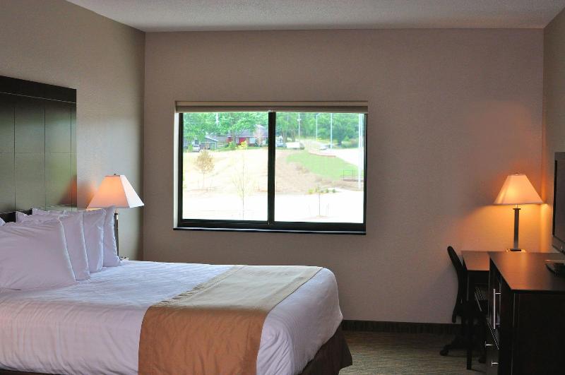 Qube Hotel image
