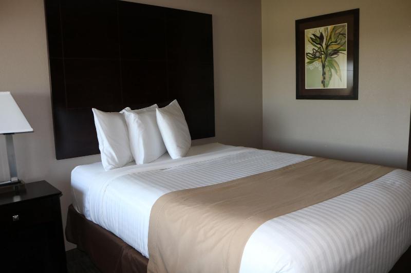 Qube Hotel image