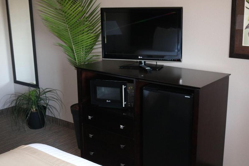 Qube Hotel image