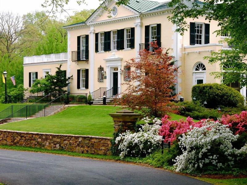 Airlie Hotel image