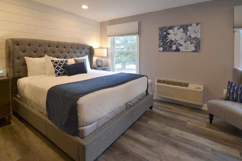 Airlie Hotel image
