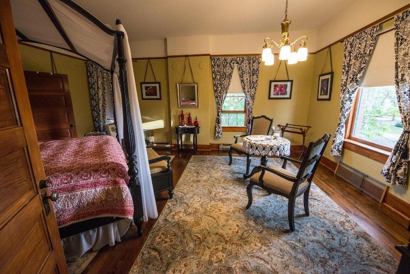 Balch Hotel image