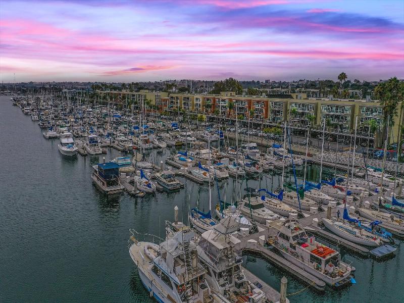 Courtyard By Marriott Marina Del Rey image