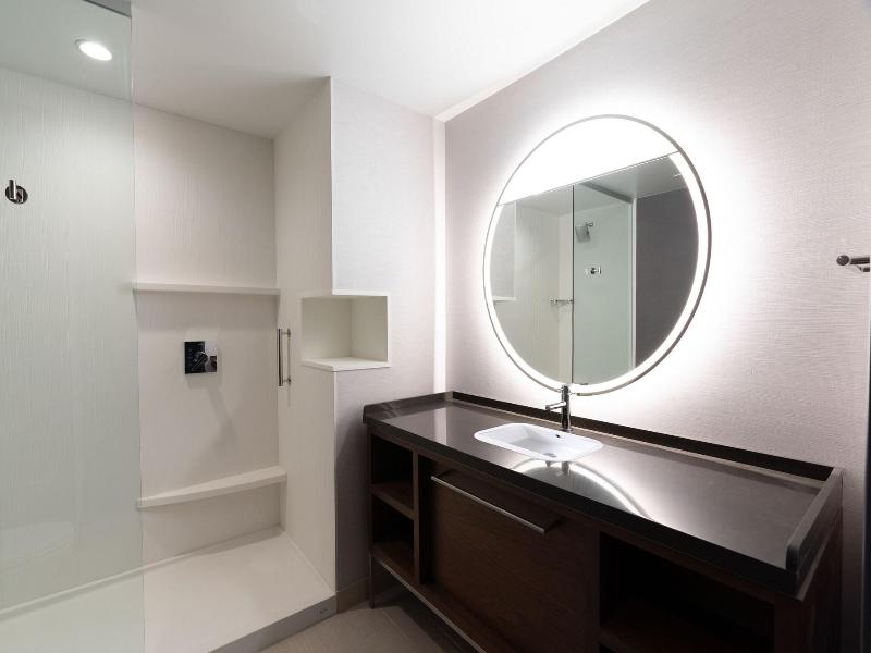 Courtyard By Marriott Marina Del Rey image