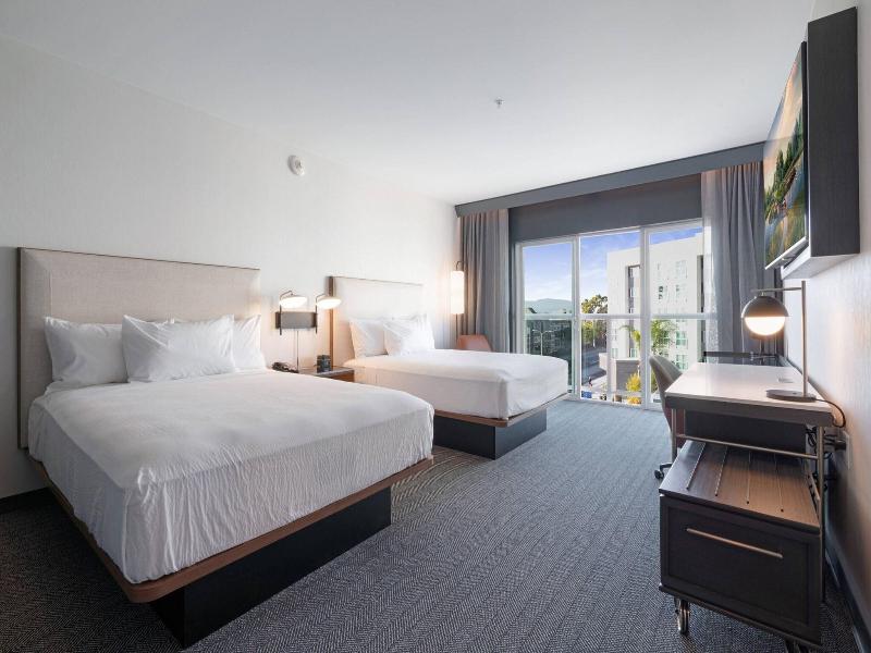 Courtyard By Marriott Marina Del Rey image