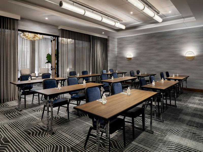 Rand Tower Hotel, A Tribute Portfolio Hotel — photo 52