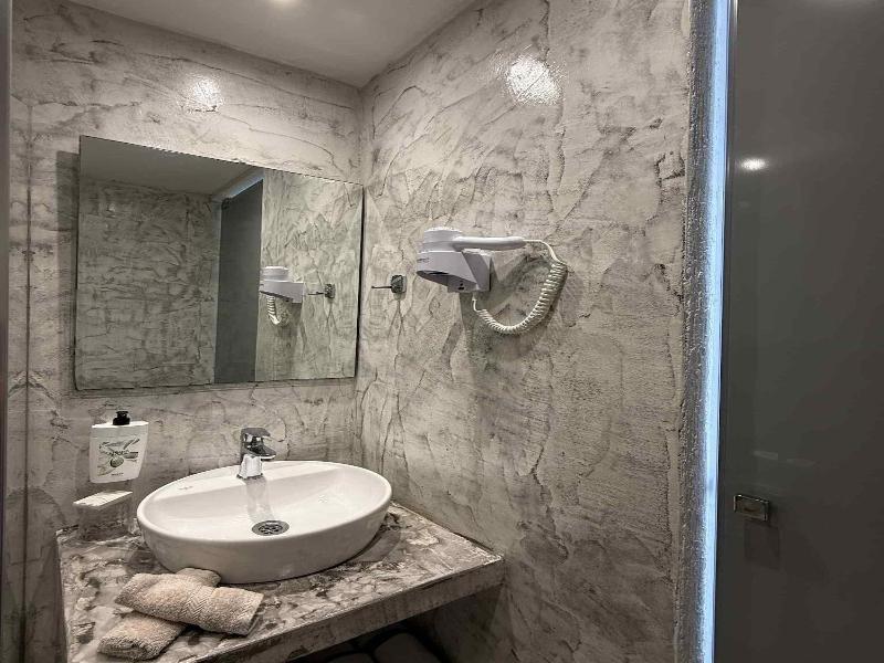 Geo & Art Boutique Hotel image
