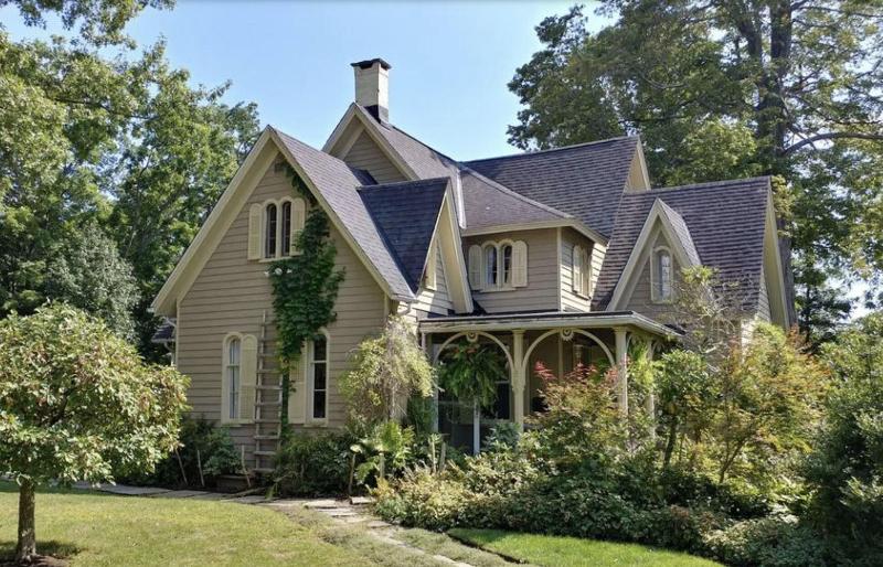 The Gables Of Rhinebeck Inn image