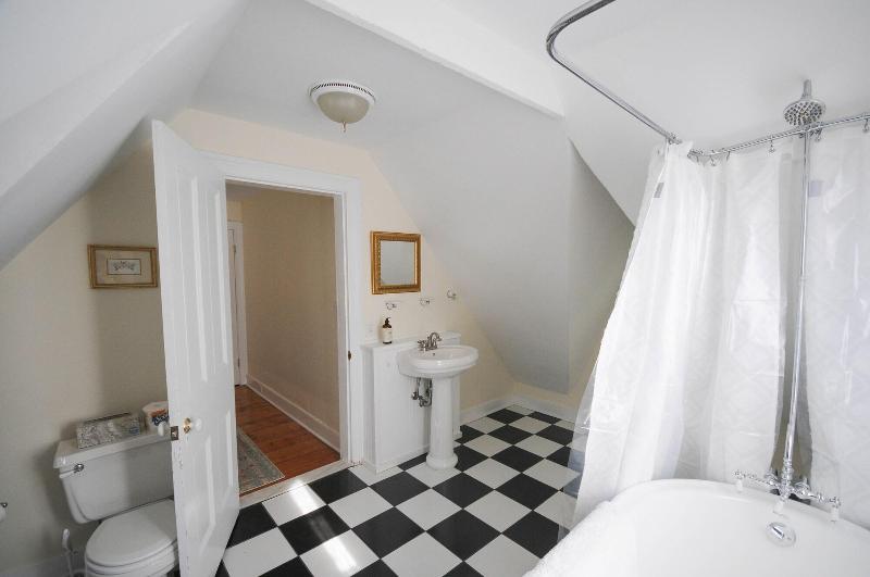 The Gables Of Rhinebeck Inn image