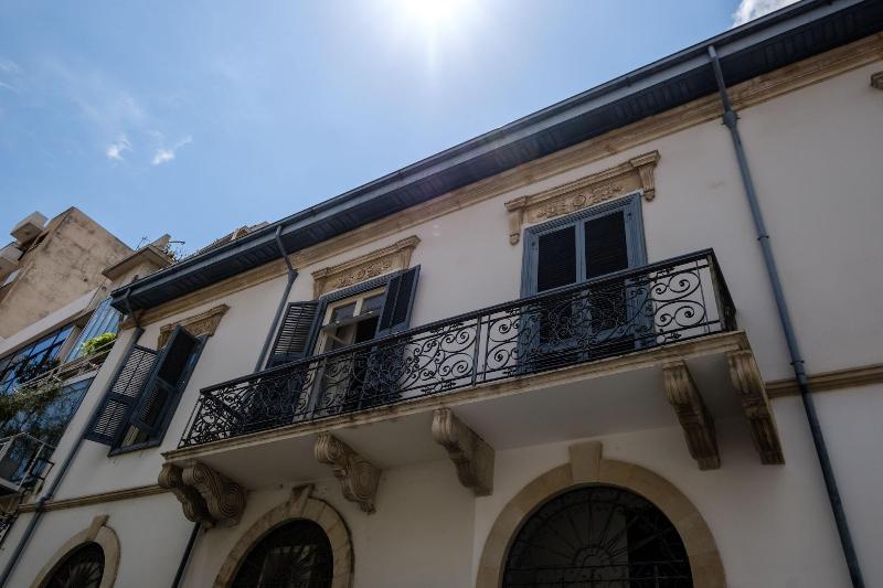 La Maltese Mansion image
