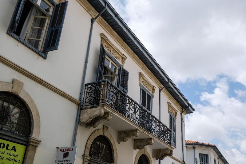 La Maltese Mansion image