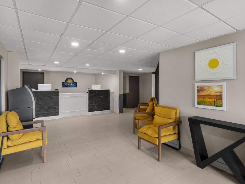 Days Inn By Wyndham Mandan Bismarck Area image