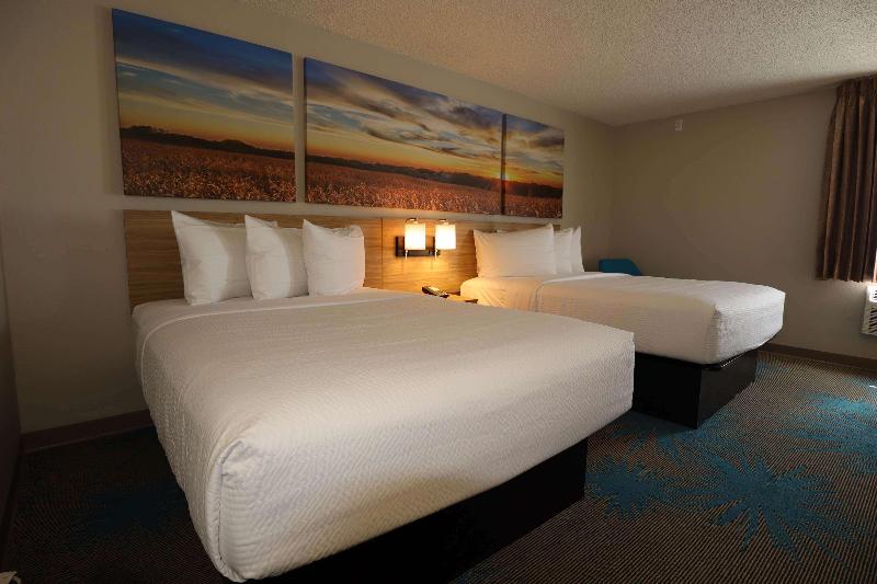 Days Inn By Wyndham Mandan Bismarck Area image