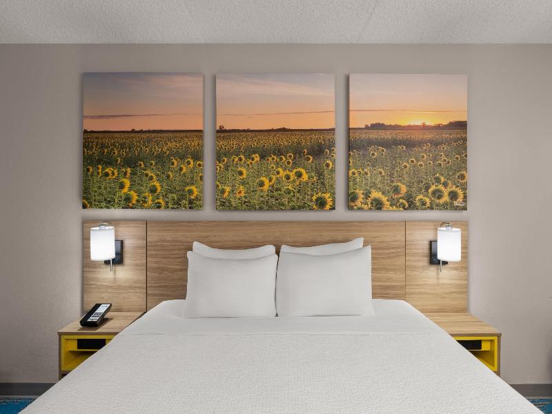 Days Inn By Wyndham Mandan Bismarck Area image