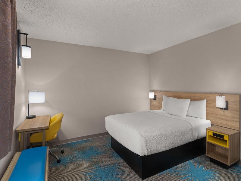 Days Inn By Wyndham Mandan Bismarck Area image